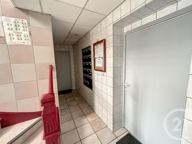 Appartement F1 bis à vendre - 2 pièces - 28.9 m2 - REIMS - 51 - CHAMPAGNE-ARDENNE - Century 21 Espace Conseil
