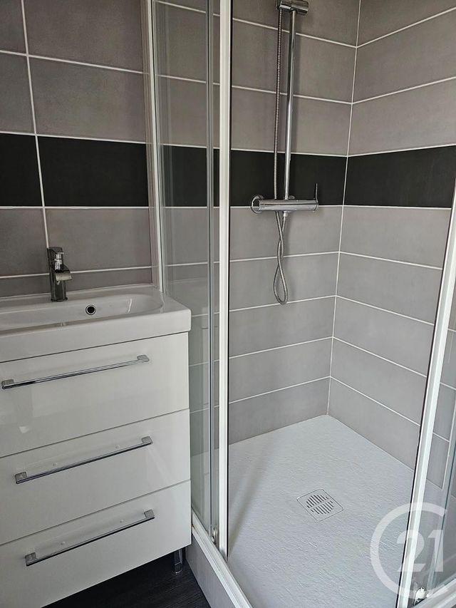 Appartement T4 à vendre - 4 pièces - 66.87 m2 - REIMS - 51 - CHAMPAGNE-ARDENNE - Century 21 Espace Conseil