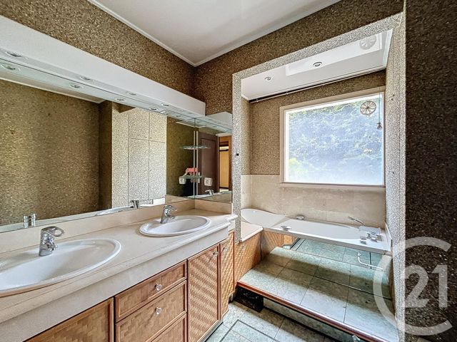 Appartement T6 à vendre - 6 pièces - 130.0 m2 - REIMS - 51 - CHAMPAGNE-ARDENNE - Century 21 Espace Conseil