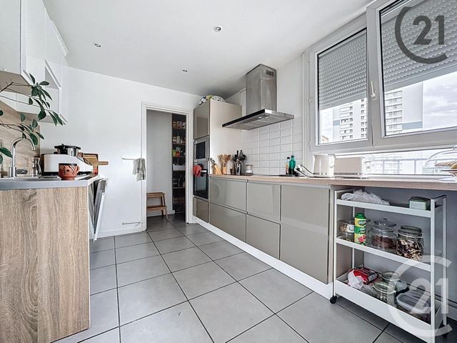 Appartement T5 à vendre - 5 pièces - 108.07 m2 - REIMS - 51 - CHAMPAGNE-ARDENNE - Century 21 Espace Conseil