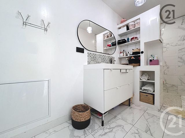 Appartement T4 à vendre - 4 pièces - 55.09 m2 - REIMS - 51 - CHAMPAGNE-ARDENNE - Century 21 Espace Conseil