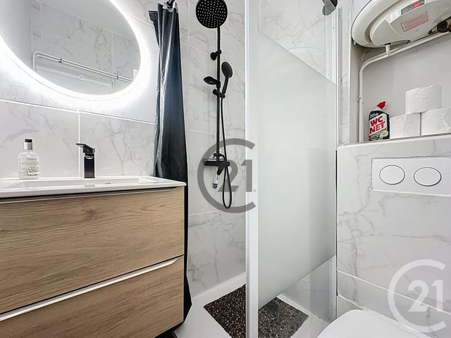 Appartement Studio à vendre - 1 pièce - 22.0 m2 - REIMS - 51 - CHAMPAGNE-ARDENNE - Century 21 Espace Conseil