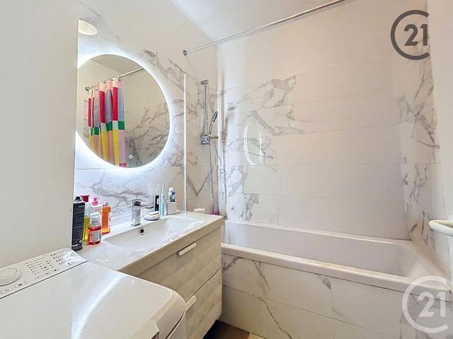 Appartement F4 à vendre - 4 pièces - 82.0 m2 - REIMS - 51 - CHAMPAGNE-ARDENNE - Century 21 Espace Conseil