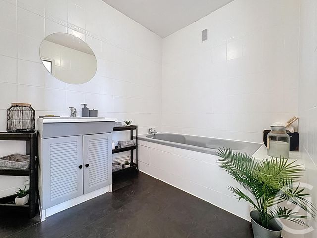 Appartement T3 à vendre - 3 pièces - 63.93 m2 - TINQUEUX - 51 - CHAMPAGNE-ARDENNE - Century 21 Espace Conseil