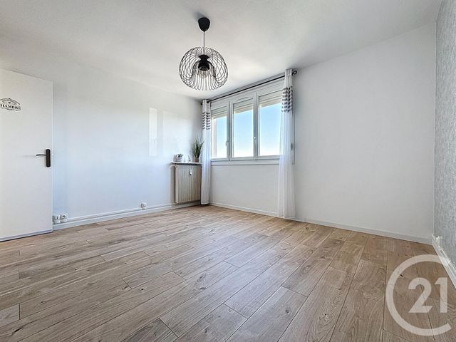 Appartement T3 à vendre - 3 pièces - 63.93 m2 - TINQUEUX - 51 - CHAMPAGNE-ARDENNE - Century 21 Espace Conseil