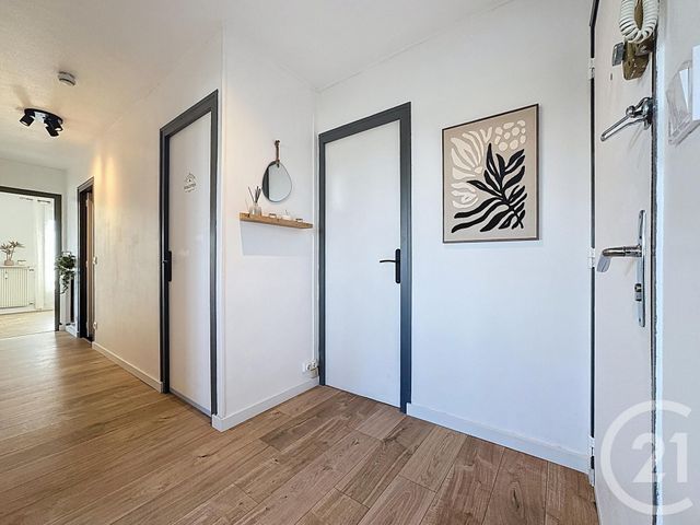 Appartement T3 à vendre - 3 pièces - 63.93 m2 - TINQUEUX - 51 - CHAMPAGNE-ARDENNE - Century 21 Espace Conseil