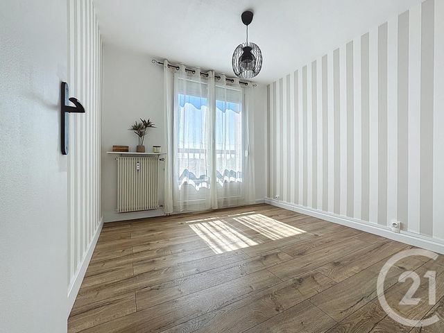 Appartement T3 à vendre - 3 pièces - 63.93 m2 - TINQUEUX - 51 - CHAMPAGNE-ARDENNE - Century 21 Espace Conseil