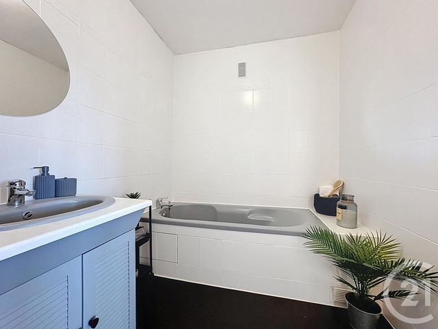 Appartement T3 à vendre - 3 pièces - 63.93 m2 - TINQUEUX - 51 - CHAMPAGNE-ARDENNE - Century 21 Espace Conseil