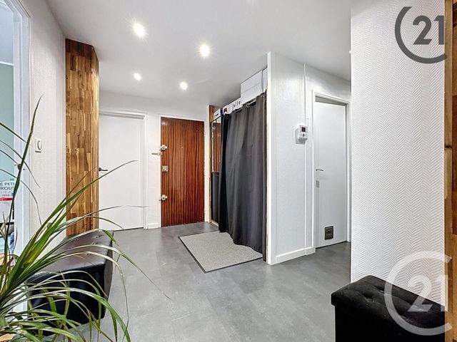 Appartement T5 à vendre - 5 pièces - 108.07 m2 - REIMS - 51 - CHAMPAGNE-ARDENNE - Century 21 Espace Conseil
